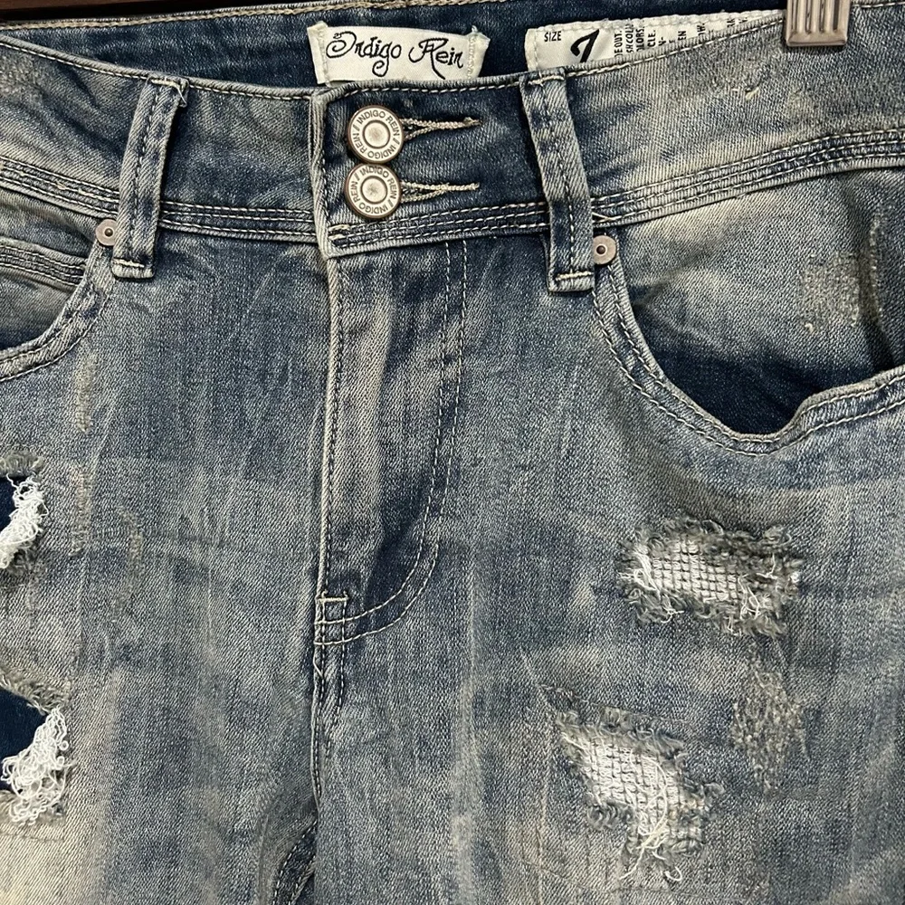 Indigo Rein distressed skinny jeans. Size 7. - Picture 8 of 8